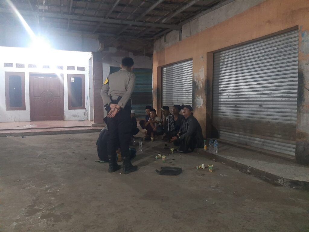 Bhabinkamtibmas Polsek Cadasari Desa Tanagara Melaksanakan Sambang kepada Pemuda 9 WhatsApp Image 2024 07 14 at 09.57.44