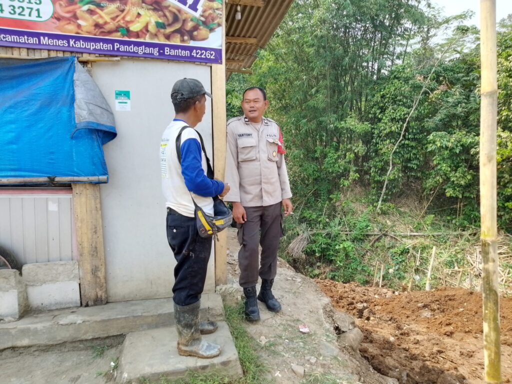 Polsek Menes Lakukan Patroli KRYD, Untuk Antisipasi Gangguan Kamtibmas 1 WhatsApp Image 2024 07 20 at 16.10.19