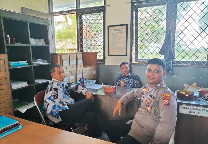 Bhabinkamtibmas Polsek Angsana Polres Pandeglang Kunjungi Kantor Kecamatan Angsana 10 WhatsApp Image 2024 07 21 at 19.22.27