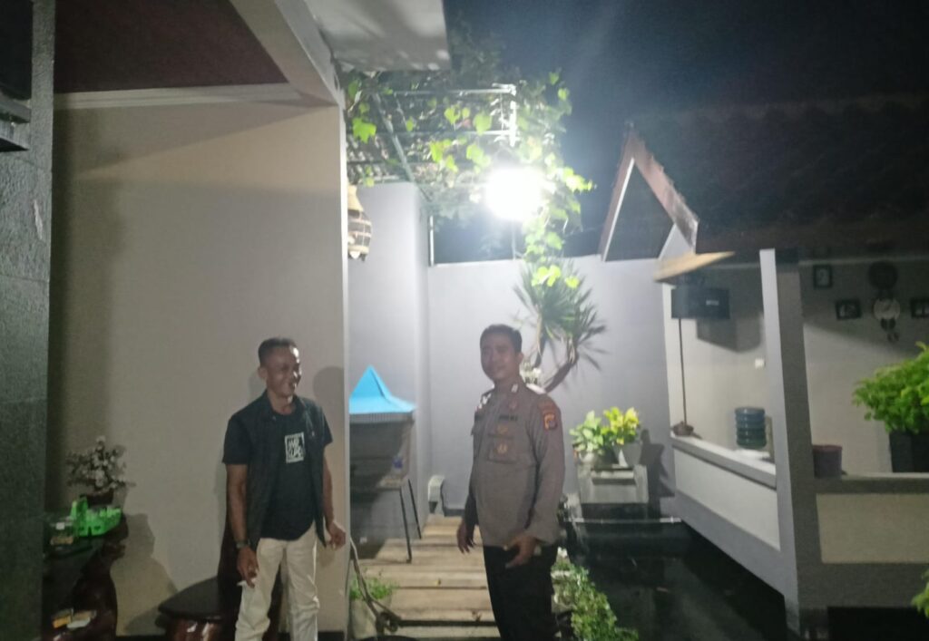 Bhabinkamtibmas Polsek Bojong Polres Pandeglang Gelar Sambang Dialogis untuk Antisipasi Tindak Pidana 3C 6 WhatsApp Image 2024 07 23 at 09.08.56