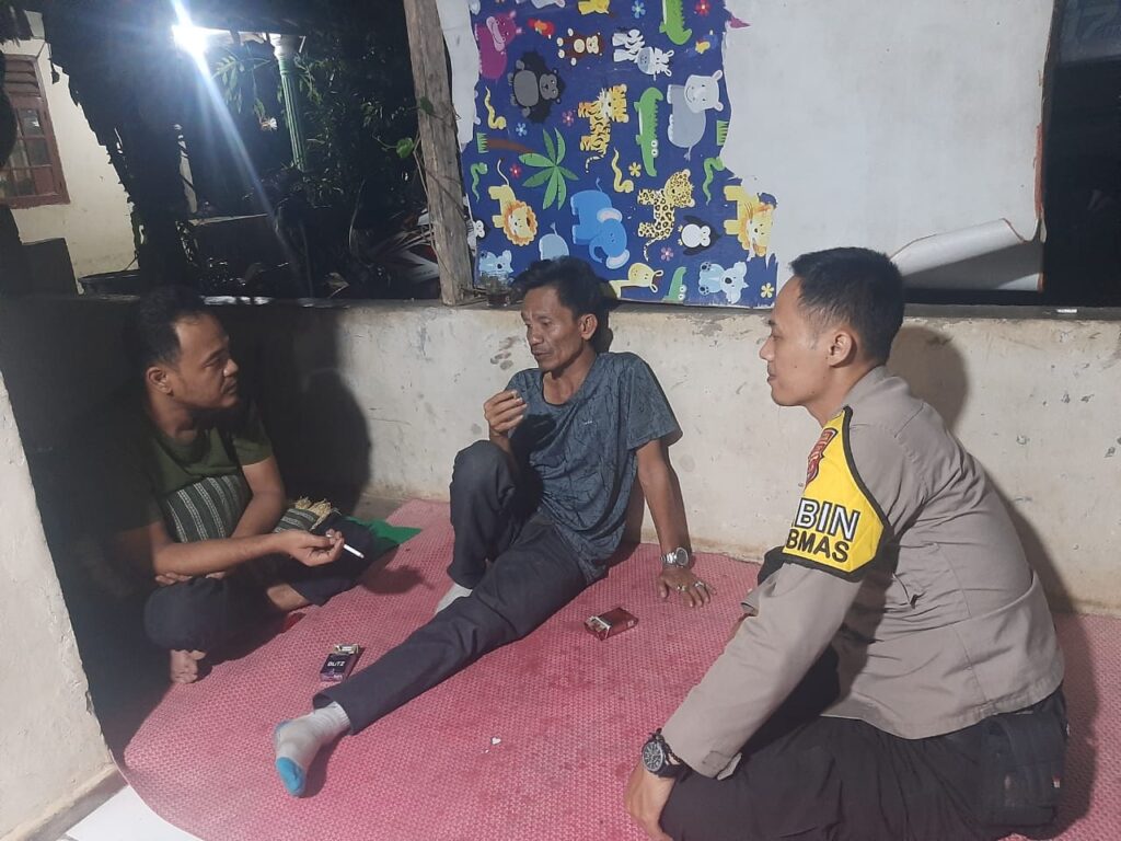 Patroli Polsek Cadasari Cek SPBU Kadu Pereng di Malam Hari untuk Antisipasi Kriminal 1 WhatsApp Image 2024 07 23 at 09.32.06