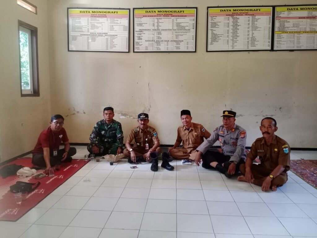 Jalin Silaturahmi, Kapolsek Angsana Polres Pandeglang Kunjungi Kantor Desa Angsana 6 WhatsApp Image 2024 07 23 at 20.46.24
