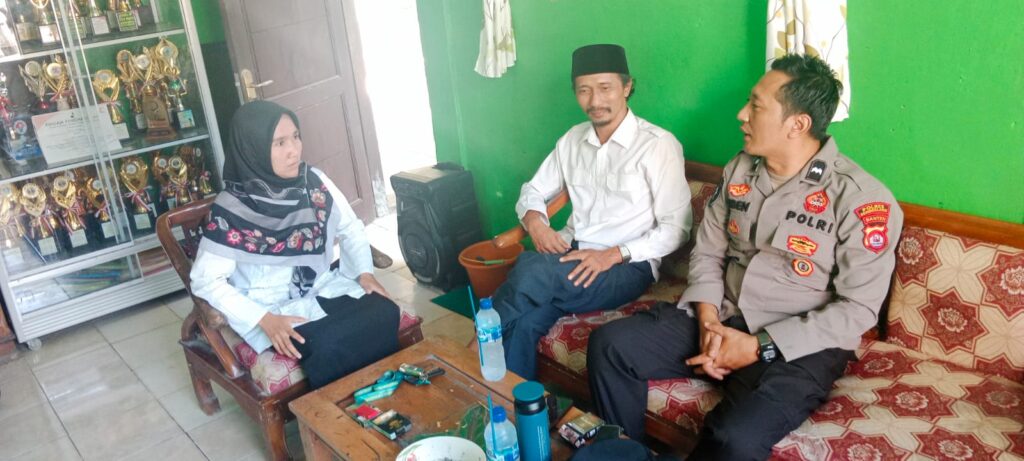 Polsek Saketi Melaksanakan Kegiatan Pencegahan Perundingan (Bullying) di Smk Al-Ridho dan Mts Guppi 2 WhatsApp Image 2024 07 25 at 06.12.39