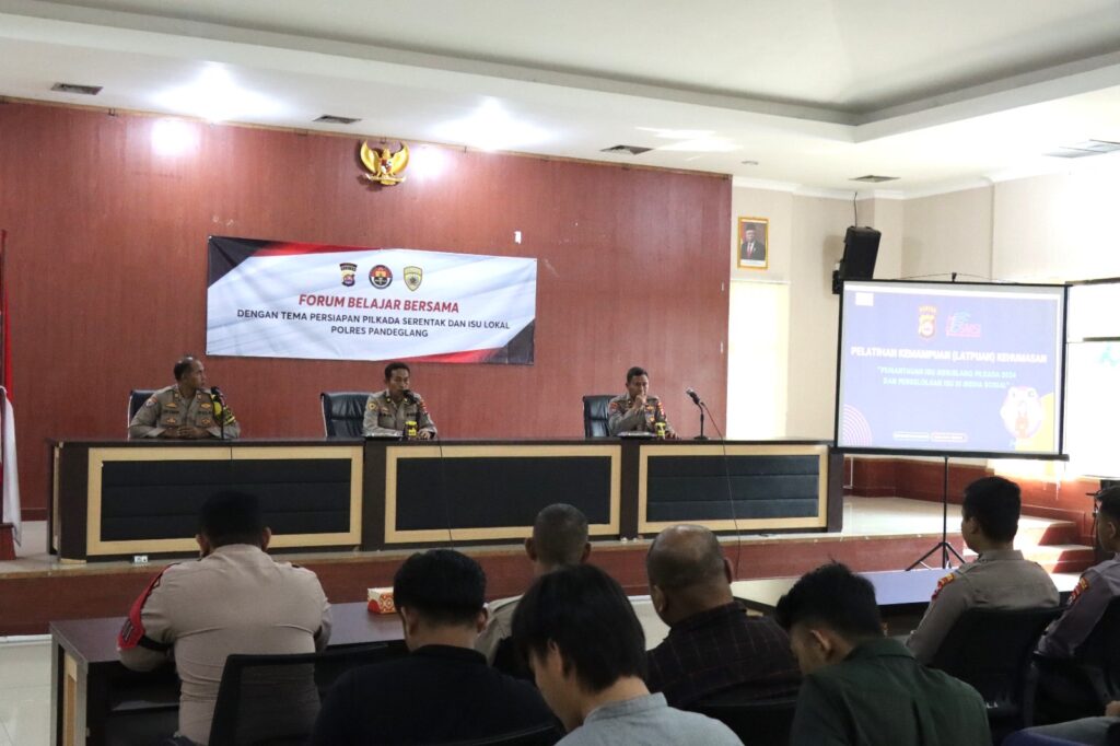SiHumas Polres Pandeglang Gelar Forum Belajar Bersama dengan Tema Persiapan Pilkada Serentak dan Isu Lokal 8 WhatsApp Image 2024 07 25 at 10.41.49
