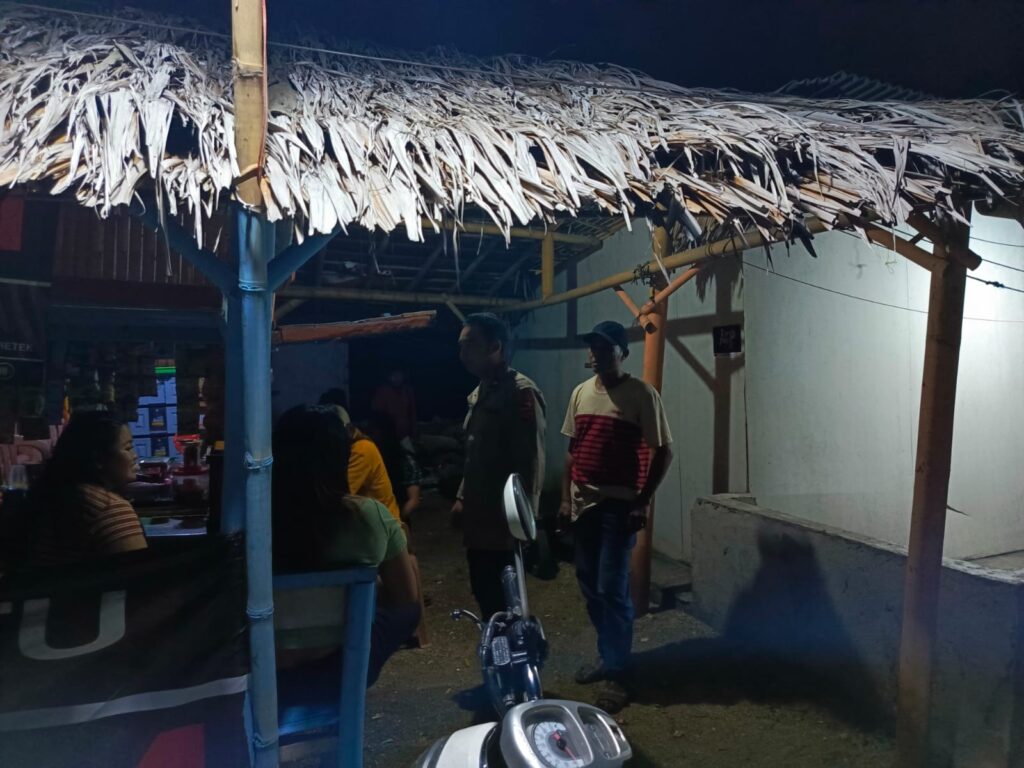 Sambang Malam: Upaya Polsek Labuan Meningkatkan Keamanan dan Ketertiban Masyarakat 2 WhatsApp Image 2024 07 27 at 00.59.47