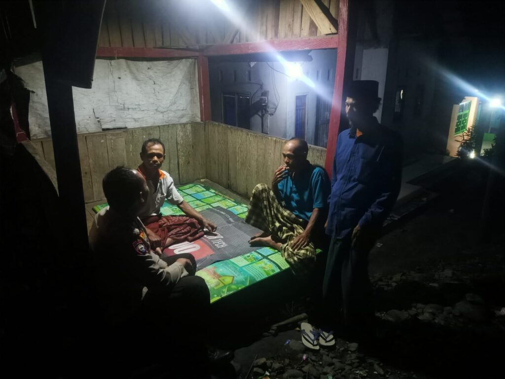 Bhabinkamtibmas Polsek Pulosari Sambangi Masyarakat Desa Koranji, Mengajak untuk Turut Serta dalam Menjaga Kamtibmas 4 WhatsApp Image 2024 07 27 at 01.01.09