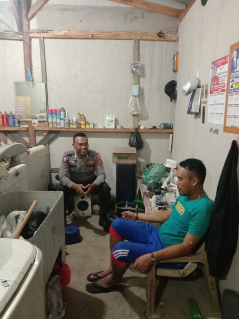 Patroli Malam oleh Bripka Yundar dari Polsek Carita Sambangi Warga Binaan 8 WhatsApp Image 2024 07 27 at 05.45.21