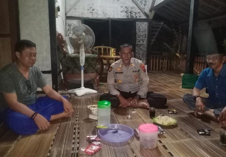 Kapolsek Angsana AKP Eman Rahman Kunjungi Rumah Kepala Desa Kramatmanik, Ajak Bersinergi Jaga Kamtibmas 10 WhatsApp Image 2024 07 27 at 19.48.00