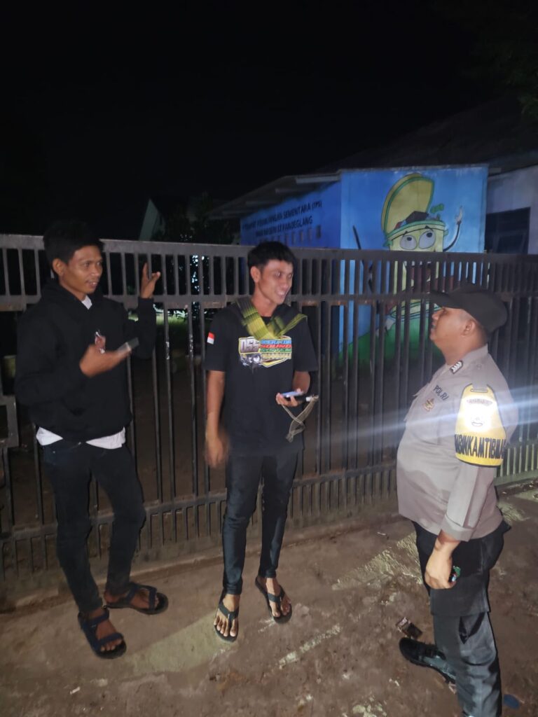 Polsek Picung Gelar Patroli Malam Antisipasi C3 10 WhatsApp Image 2024 07 27 at 23.20.45