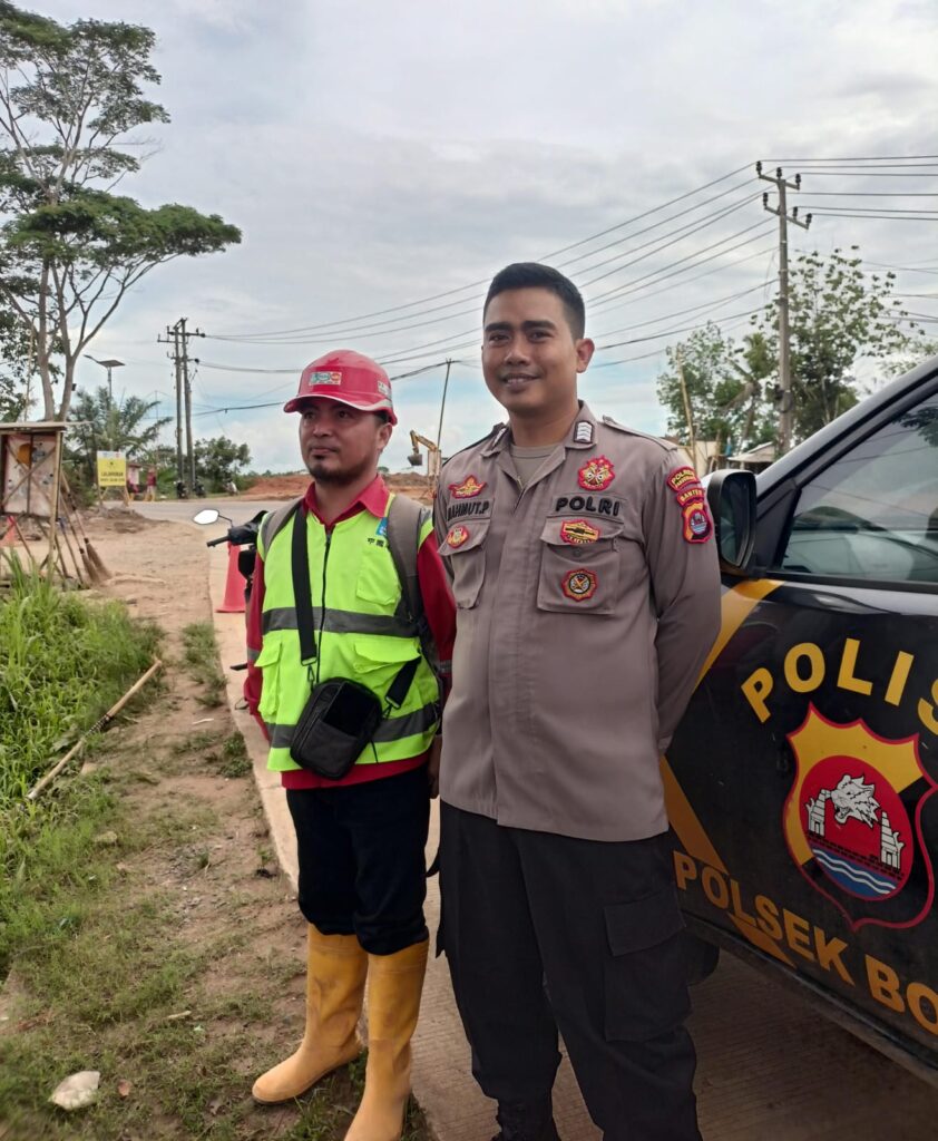 Polsek Bojong Polres Pandeglang Sambangi Pembangunan Jalur Tol dan Berikan Himbauan Kamtibmas kepada Para Pegawai 7 WhatsApp Image 2024 07 28 at 15.03.16