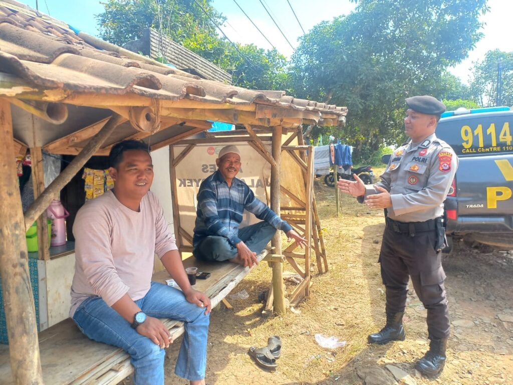 Polsek Picung Patroli Sambangi Tokoh Masyarakat dalam Menjaga Harkamtibmas 7 WhatsApp Image 2024 07 28 at 20.12.23