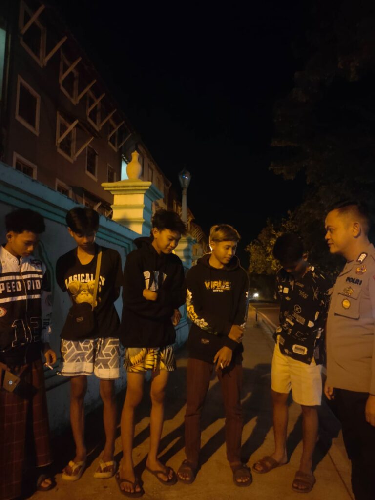 Polsek Carita Himbau Pemuda untuk Pulang Awal pada Malam Hari 8 WhatsApp Image 2024 07 29 at 06.31.02