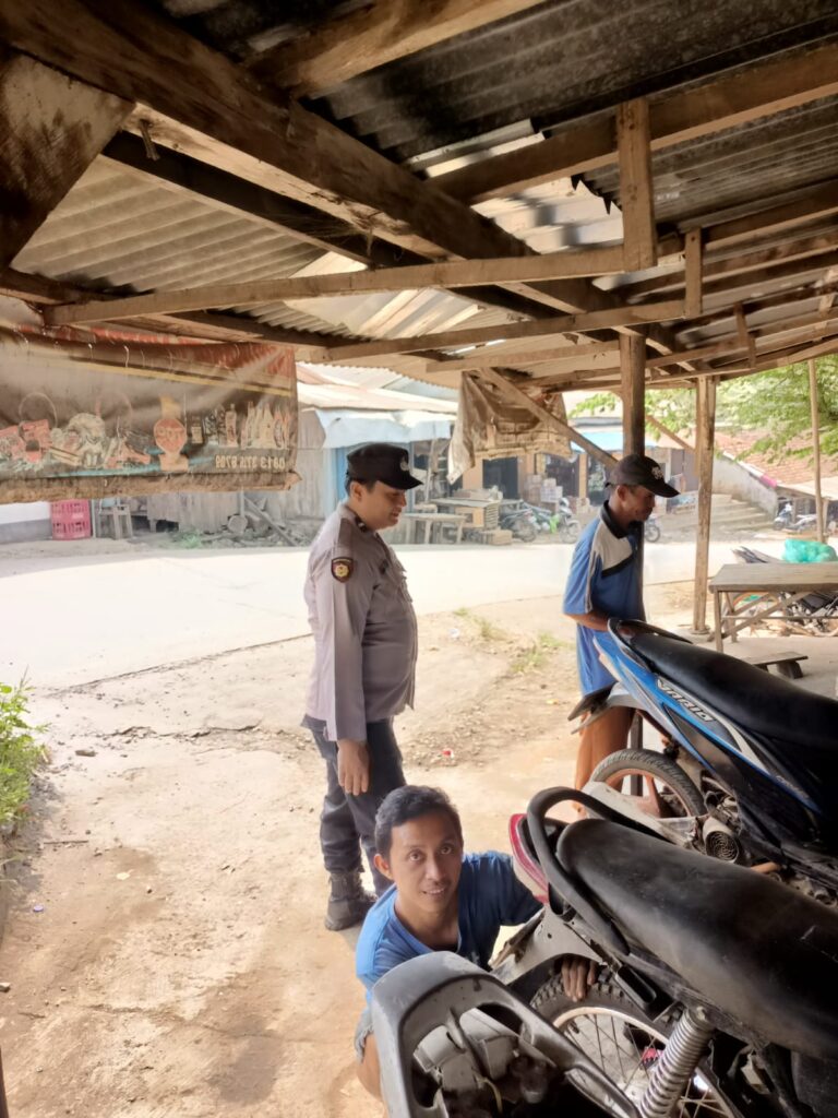 Polsek Bojong Polres Pandeglang Sambangi Tukang Ojek di Pasar Bojong untuk Edukasi Kamseltibcar Lantas 5 WhatsApp Image 2024 07 29 at 16.03.19