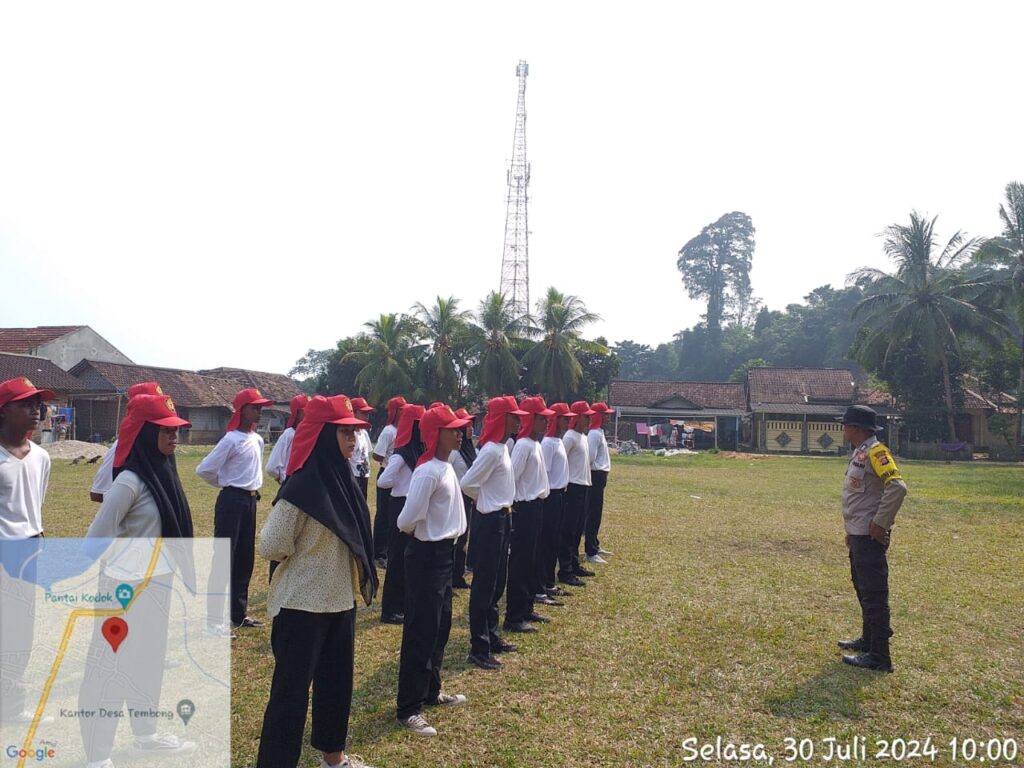 Pembinaan Paskibra Kecamatan Carita oleh Personil Polsek Carita 9 WhatsApp Image 2024 07 30 at 21.38.02
