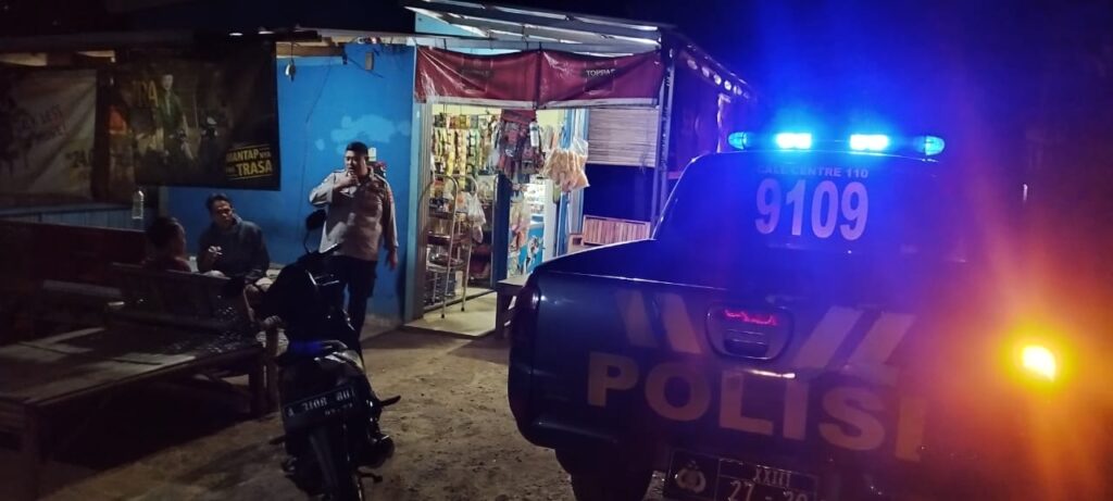 Personil Polsek Bojong Polres Pandeglang Gelar Blue Light Patrol untuk Cegah Tindak Kriminal 7 WhatsApp Image 2024 07 31 at 06.37.00
