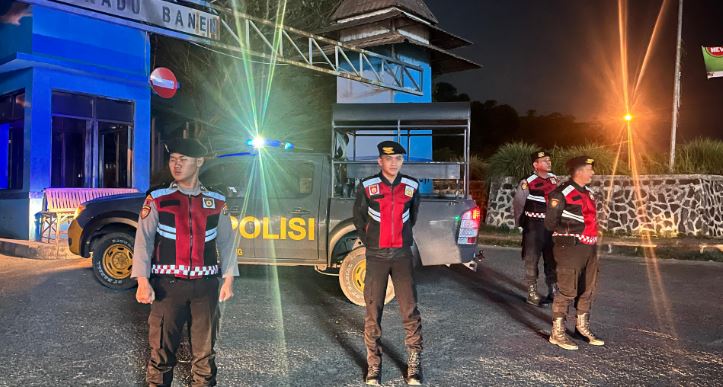 Sat Samapta Polres Pandeglang Gelar Patroli Dialogis untuk Cegah Tindak Kriminal C3 di Terminal Kadubanen 5 sp 4
