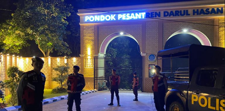 Sat Samapta Polres Pandeglang Menggelar Sambang ke Pondok Pesantren di Sabi untuk Menjaga Keamanan dan Ketertiban 5 sp 5