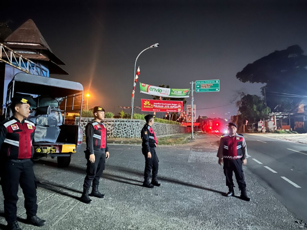 Sat Samapta Polres Pandeglang Gelar Patroli Malam di Terminal Kadubanen untuk Cegah Balap Liar 3 IMG 20240808 WA0023