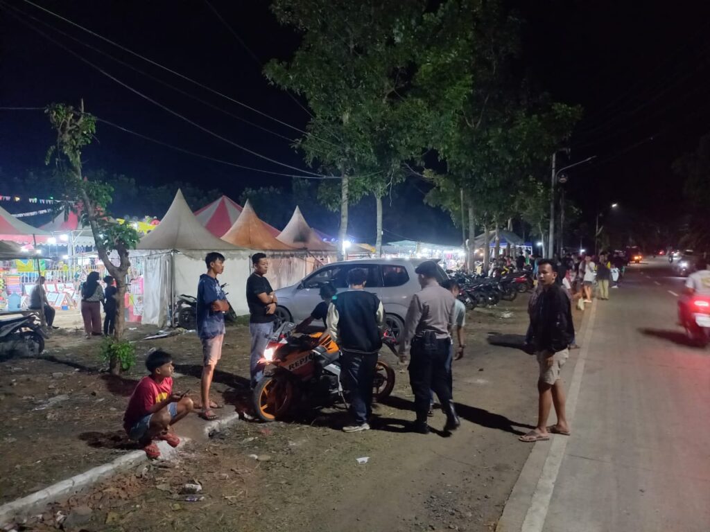 Polsek Picung Intensifkan Patroli Malam, Antisipasi Gangguan Kamtibmas Tempat Pasar Malam 4 IMG 20240808 WA0054