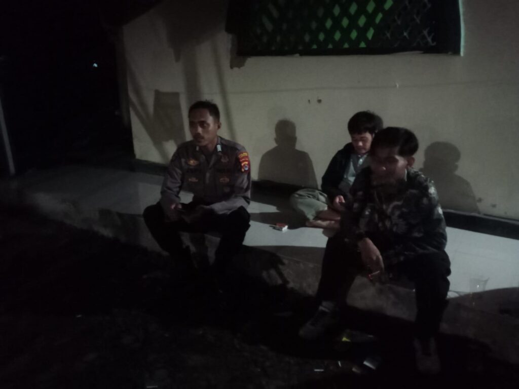 Polsek Cikedal Sambangi Remaja Nongkrong, Antisipasi Kenakalan Remaja 8 IMG 20240811 WA0013