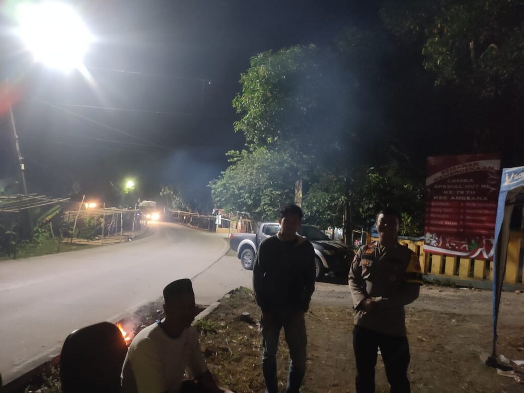 Bhabinkamtibmas Polsek Angsana Polres Pandeglang Sambangi Masyarakat Desa Sumurlaban 3 IMG 20240811 WA0018