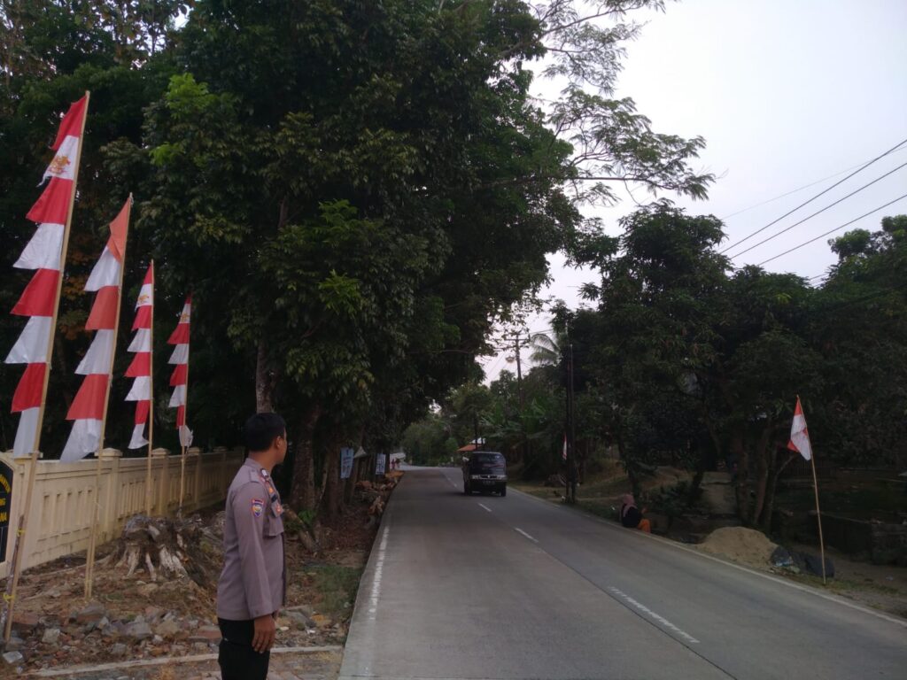 Strongpoint Sore, Upaya Anggota Polsek Angsana Cegah Laka Lantas 5 IMG 20240811 WA0026