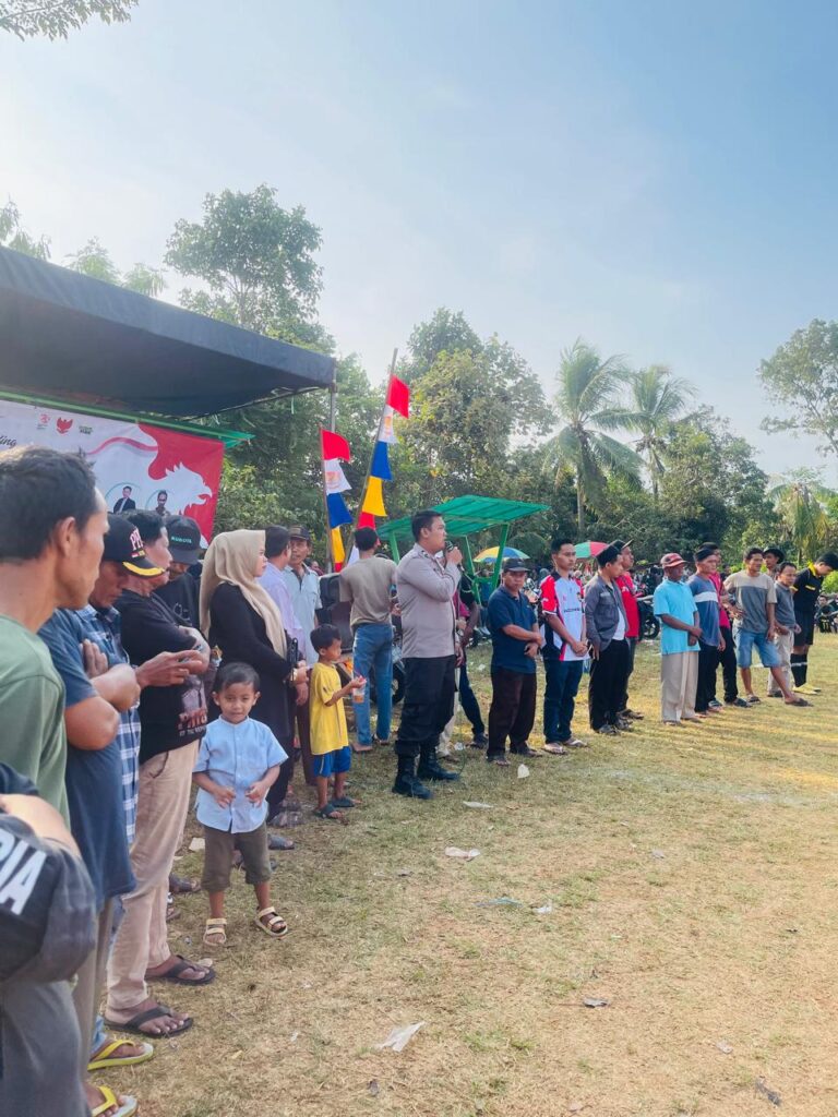 Polsek Bojong Polres Pandeglang Gelar Pengamanan Lomba Sepak Bola Antar RW di Desa Cijakan untuk Meriahkan HUT RI ke-79 3 IMG 20240811 WA0028