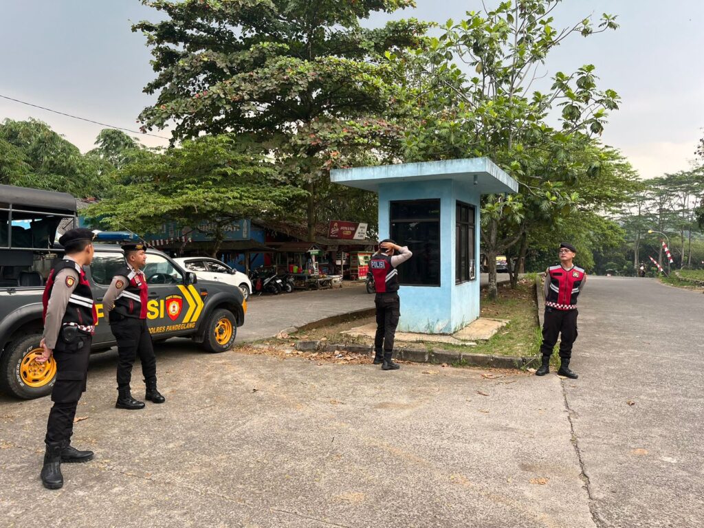 Sat Samapta Polres Pandeglang Gelar Patroli Dialogis di Terminal Kadubanen 2 IMG 20240813 WA0031