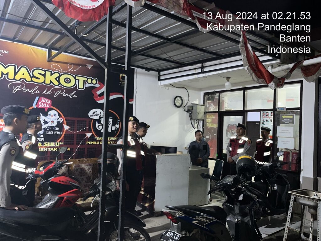 Sat Samapta Polres Pandeglang Pastikan Keamanan Kantor KPU Pandeglang dengan Patroli Malam 2 IMG 20240813 WA0037