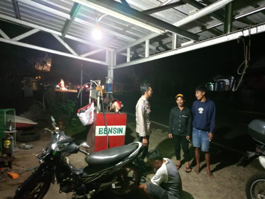 Cegah Gangguan Kamtibmas Malam Hari, Personil Polsek Jiput Rutin Laksanakan Patroli 2 WhatsApp Image 2024 07 31 at 21.42.56