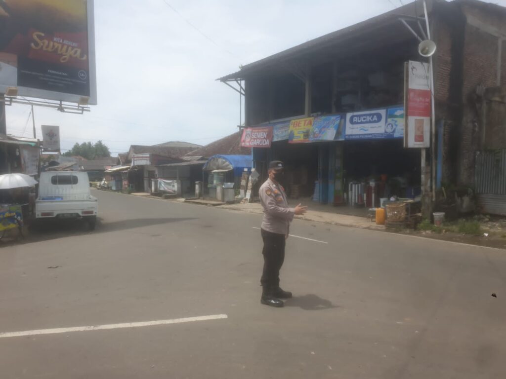 Wujud Kehadiran Polri Ditengah Masyarakat, Polsek Jiput Laksanakan Strong Point 6 WhatsApp Image 2024 07 31 at 21.44.42