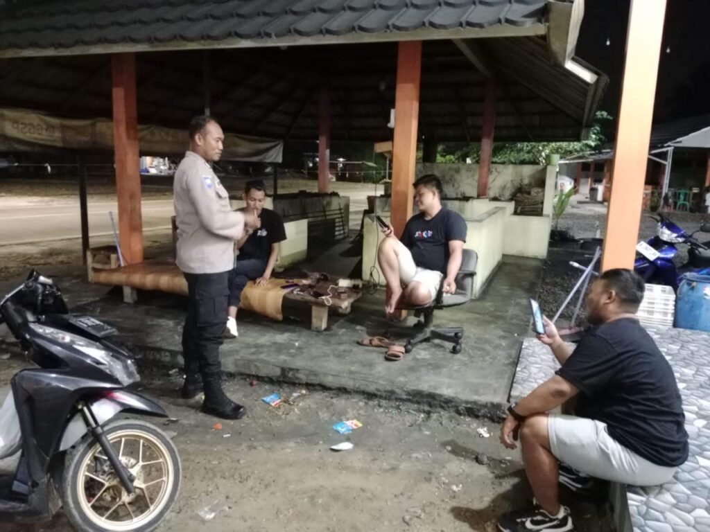 Polsek Carita Berikan Himbauan Kamtibmas Selama Patroli Malam 3 WhatsApp Image 2024 08 01 at 07.14.10