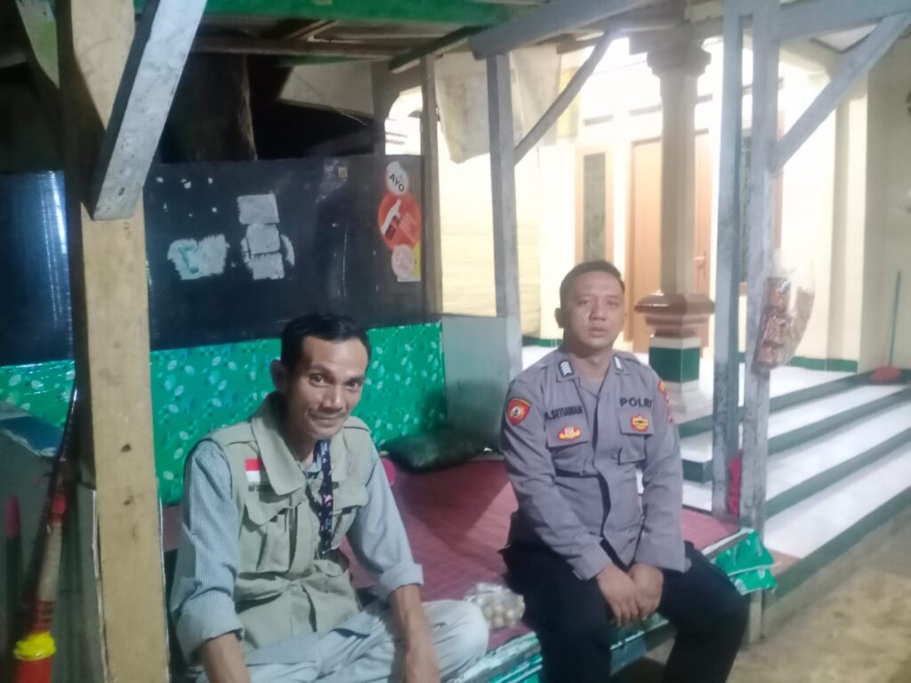 Patroli Dialogis Polsek Picung dalam Menjaga Kamtibmas yang Kondusif 4 WhatsApp Image 2024 08 02 at 20.58.42
