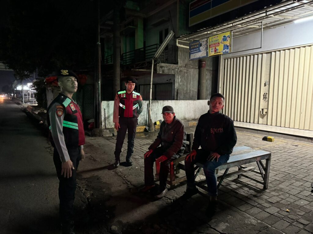Patroli Dialogis Sat Samapta Polres Pandeglang di Persimpangan Majasari 2 WhatsApp Image 2024 08 03 at 04.06.52