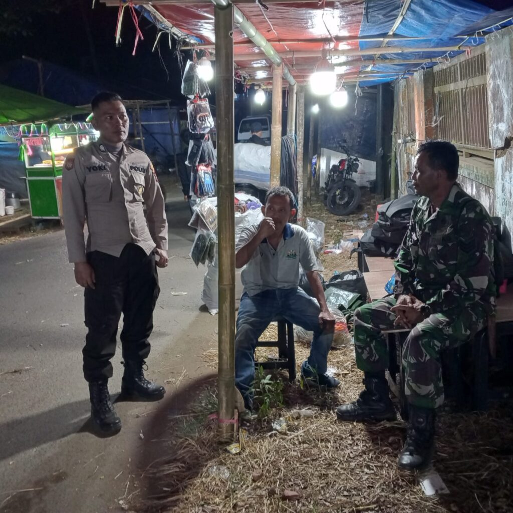 Polsek Cibaliung Gelar Sambang dan Patroli Malam, Ciptakan Rasa Aman dan Nyaman Bagi Warga Masyarakat 4 WhatsApp Image 2024 08 04 at 00.15.29