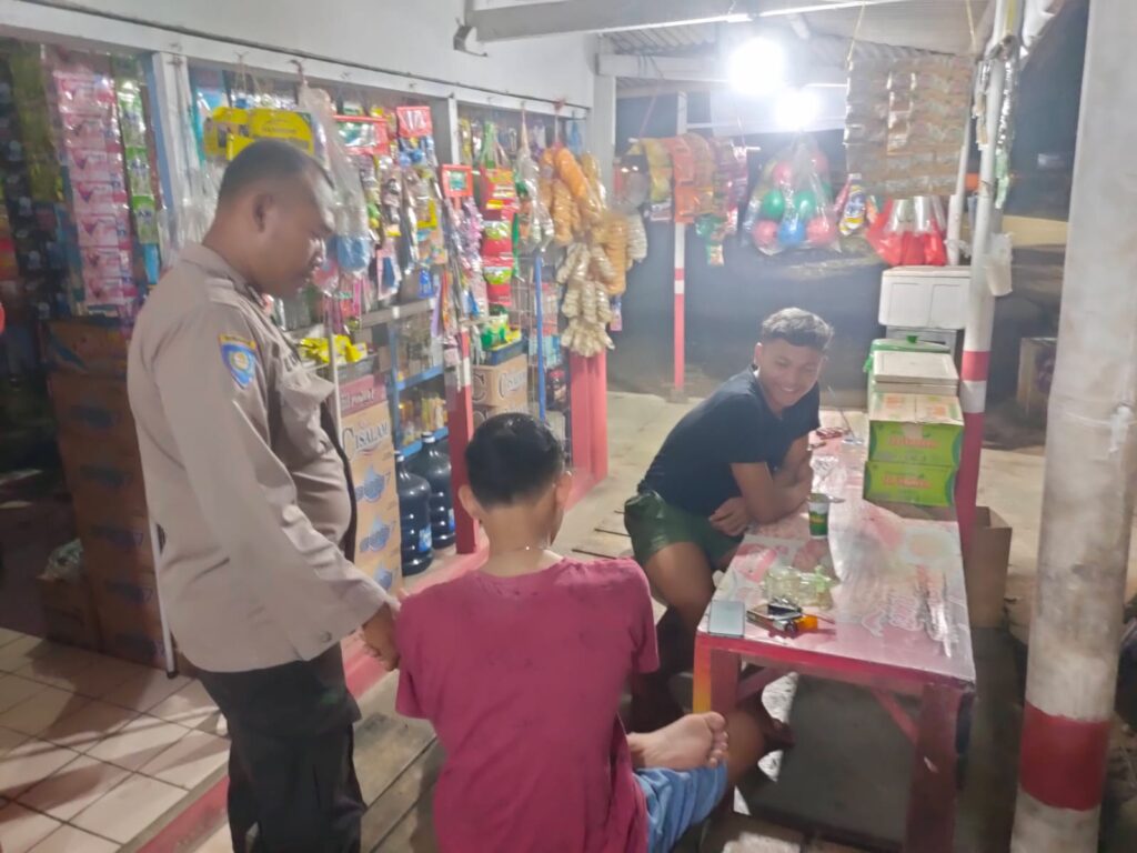 Polsek Carita Berikan Himbauan kepada Masyarakat untuk Menjauhi Judi Online 8 WhatsApp Image 2024 08 04 at 01.37.53
