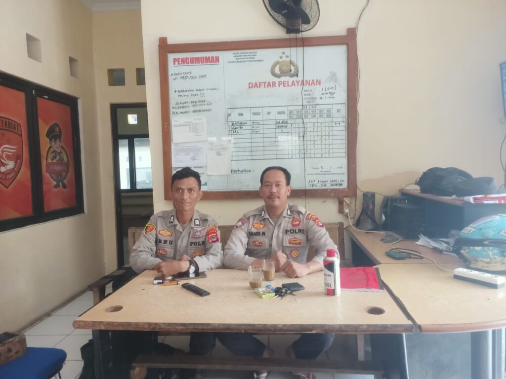 Polsek Pulosari Siaga 24 Jam Guna Melayani Masyarakat 9 WhatsApp Image 2024 08 04 at 02.05.09