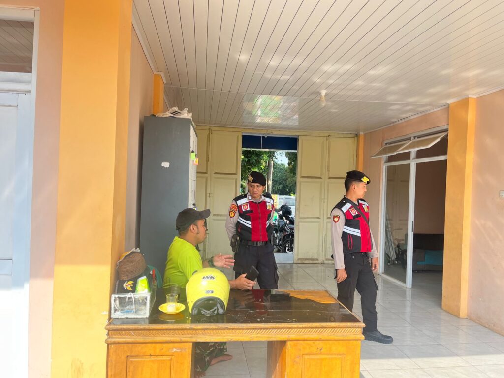 Sat Samapta Polres Pandeglang Gelar Patroli Dialogis di Stadion Badak 10 WhatsApp Image 2024 08 04 at 17.33.40 1
