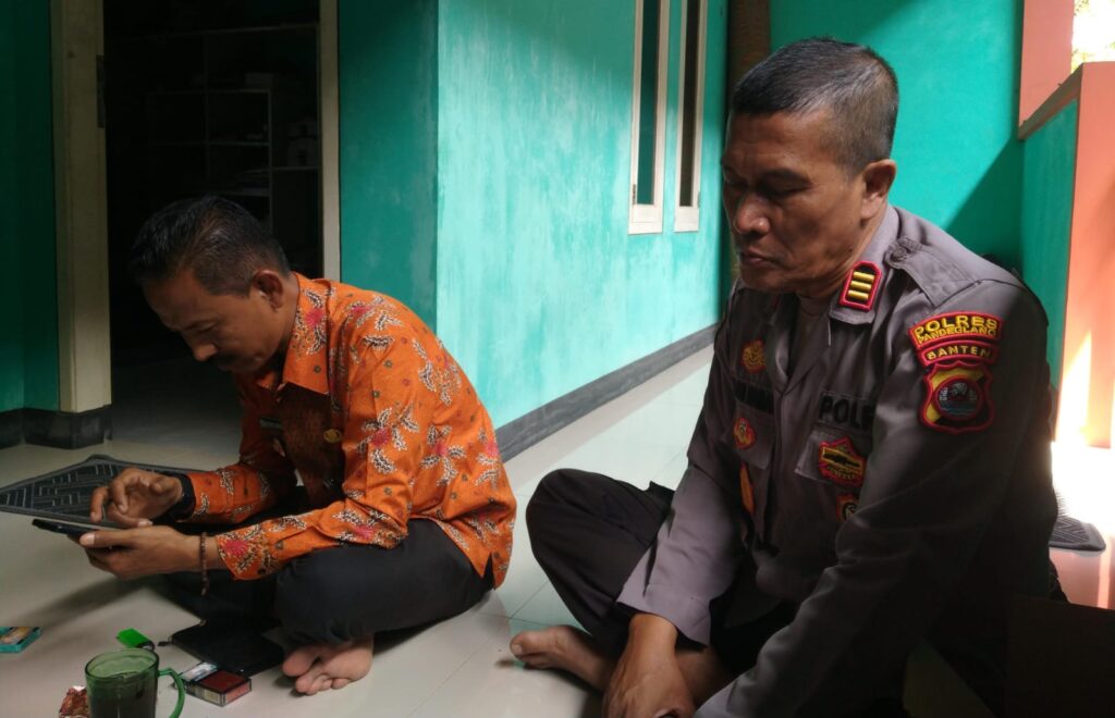 Kapolsek Angsana Beserta Camat Angsana Sambangi Tokoh Masyarakat Desa Padaherang 3 WhatsApp Image 2024 08 04 at 22.35.26