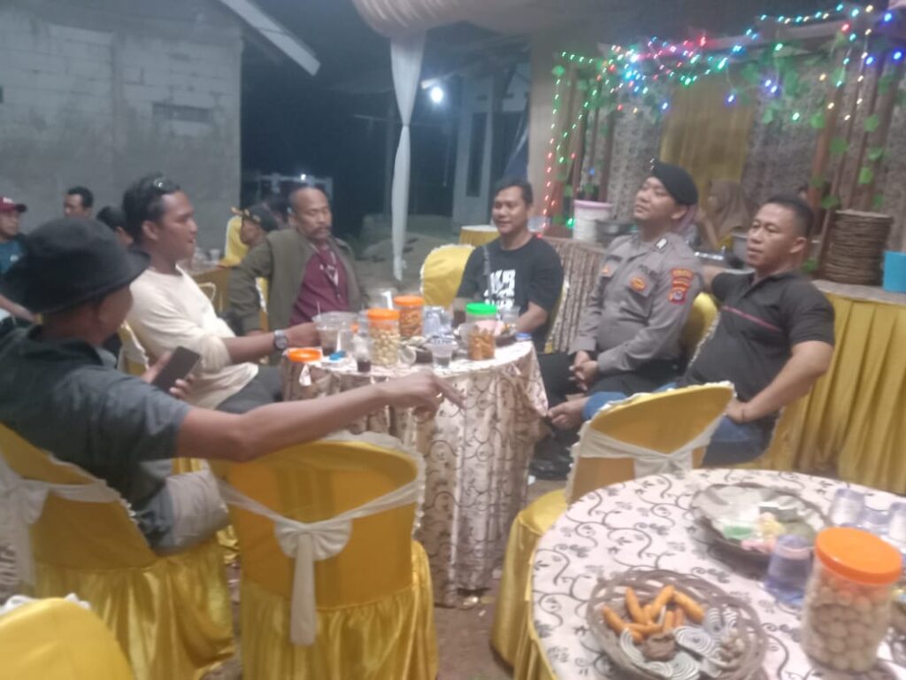 Polsek Picung Laksanakan Silaturahmi dan Pengamanan Hiburan Masyarakat Khitanan 10 WhatsApp Image 2024 08 04 at 22.59.44