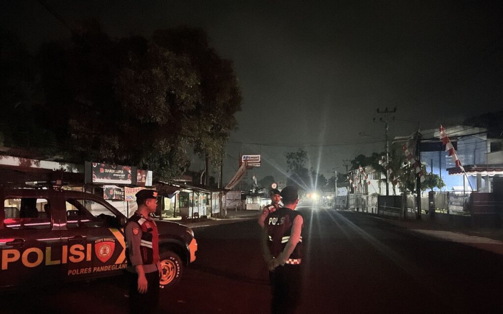 Sat Samapta Polres Pandeglang Laksanakan Pencegahan Balap Liar di Pertigaan Cipacung 5 WhatsApp Image 2024 08 05 at 05.57.03 2