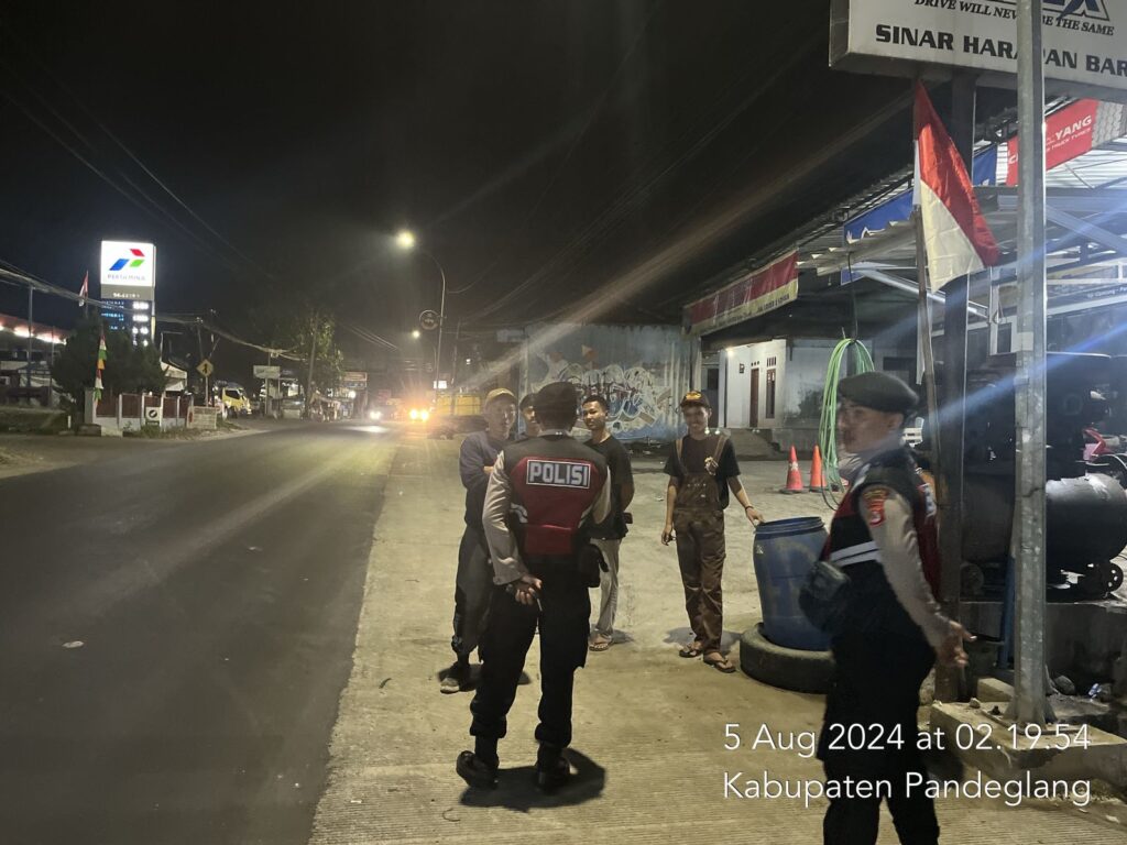 Sat Samapta Polres Pandeglang Gelar Patroli Dialogis di Perbatasan Pandeglang - Lebak 7 WhatsApp Image 2024 08 05 at 05.58.11