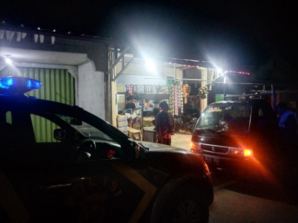 Demi Terciptanya Situasi Wilayah Hukum Tetap Kondusif, Polsek Cimanggu Gelar Patroli Malam 7 WhatsApp Image 2024 08 05 at 23.49.26