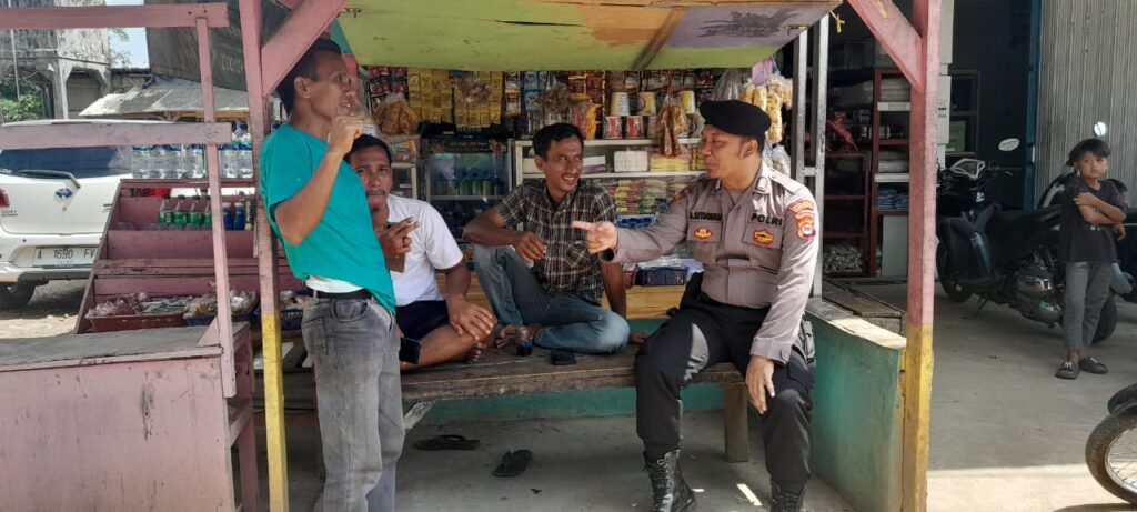 Unit Samapta Polsek Picung Laksanakan Patroli Dialogias Sambangi Warga Masyarakat 1 WhatsApp Image 2024 08 06 at 23.57.27