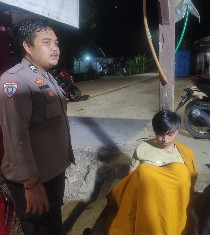 Bhabinkamtibmas Polsek Angsana Sambangi Masyarakat Desa Angsana dan Sampaikan Pesan Kamtibmas 3 WhatsApp Image 2024 08 07 at 06.39.36