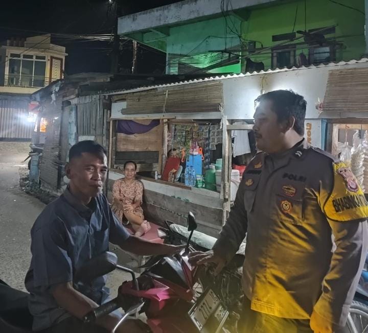 Bhabinkamtibmas Polsek Angsana Polres Pandeglang Briptu Agung Laksanakan Patroli Dialogis di Desa Angsana 4 WhatsApp Image 2024 08 07 at 06.39.45