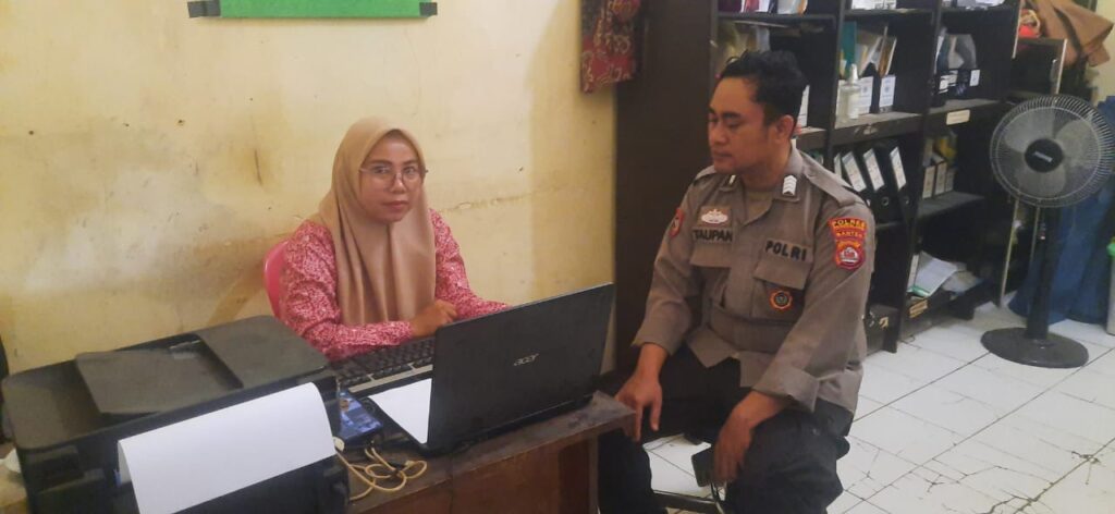 Polsek Picung Dukung Penuh Program Pembangunan Desa Kolelet, Jalin Sinergi Demi Kesejahteraan Masyarakat 10 WhatsApp Image 2024 08 08 at 21.58.55