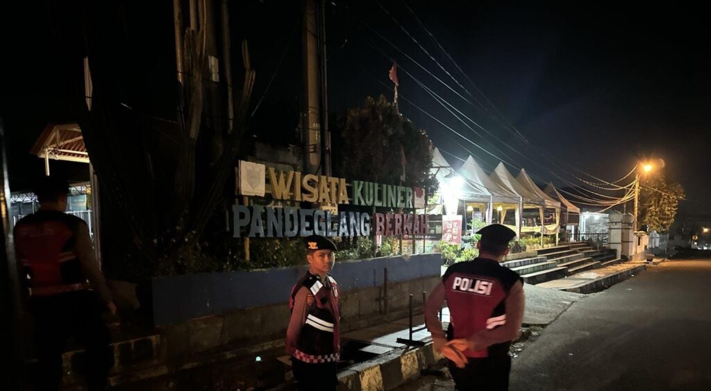 Sat Samapta Polres Pandeglang Laksanakan Patroli Kamtibmas di Gedung Juang 8 WhatsApp Image 2024 08 09 at 05.13.25