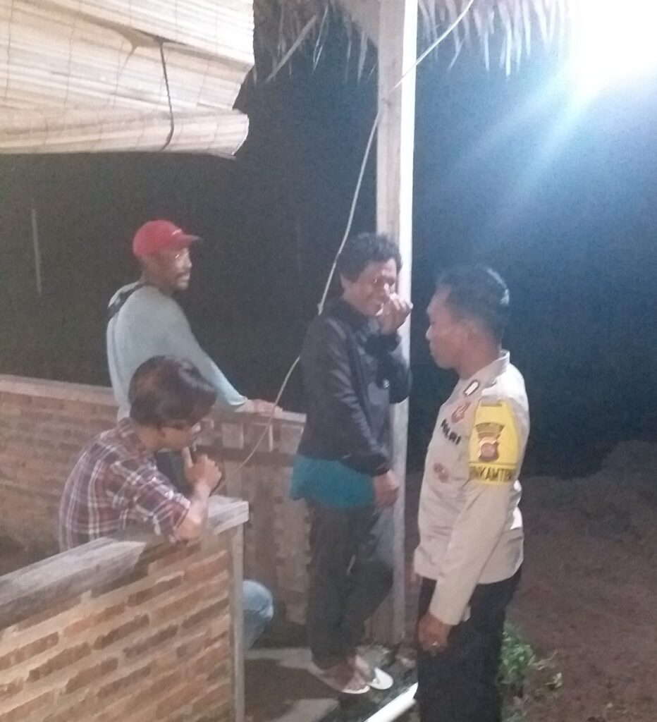 Polsek Carita Laksanakan Patroli Malam ke Desa Binaan di Carita 1 WhatsApp Image 2024 08 09 at 05.58.31