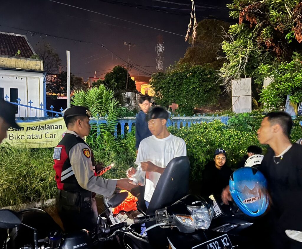 Cegah Tindak Kriminalitas Akhir Pekan, Sat Samapta Polres Pandeglang Gelar Patroli di Kabayan 5 WhatsApp Image 2024 08 11 at 04.46.52 1